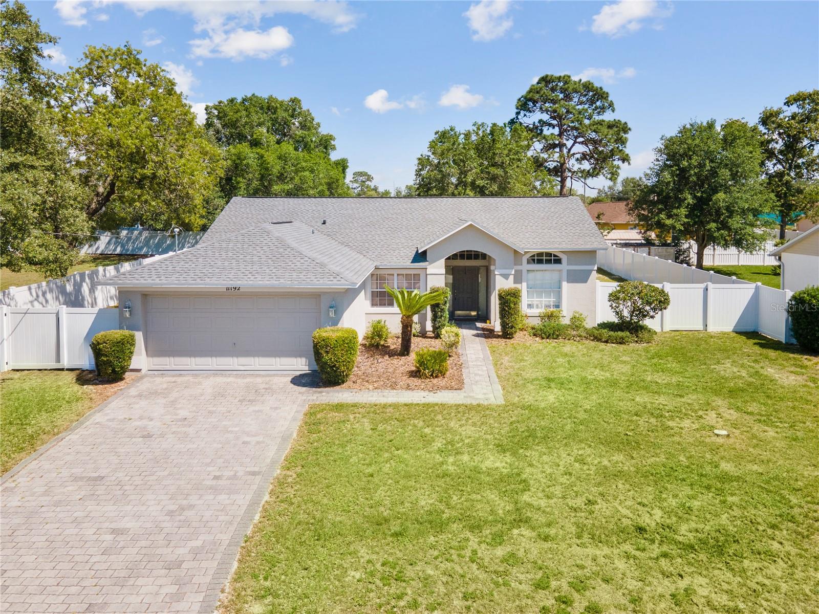 Listing photo id 37 for 11192 Archer Avenue