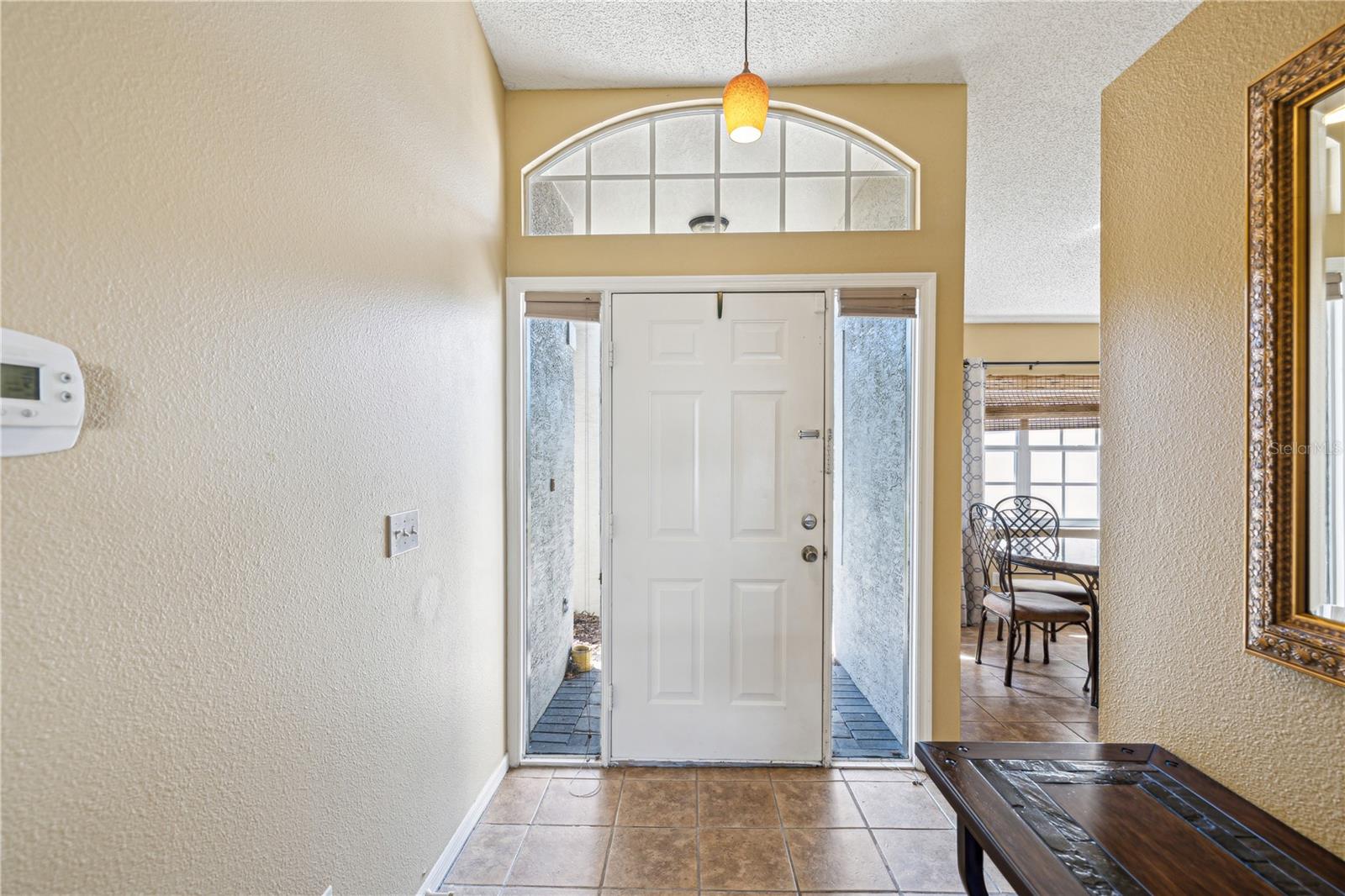 Listing photo id 3 for 11192 Archer Avenue
