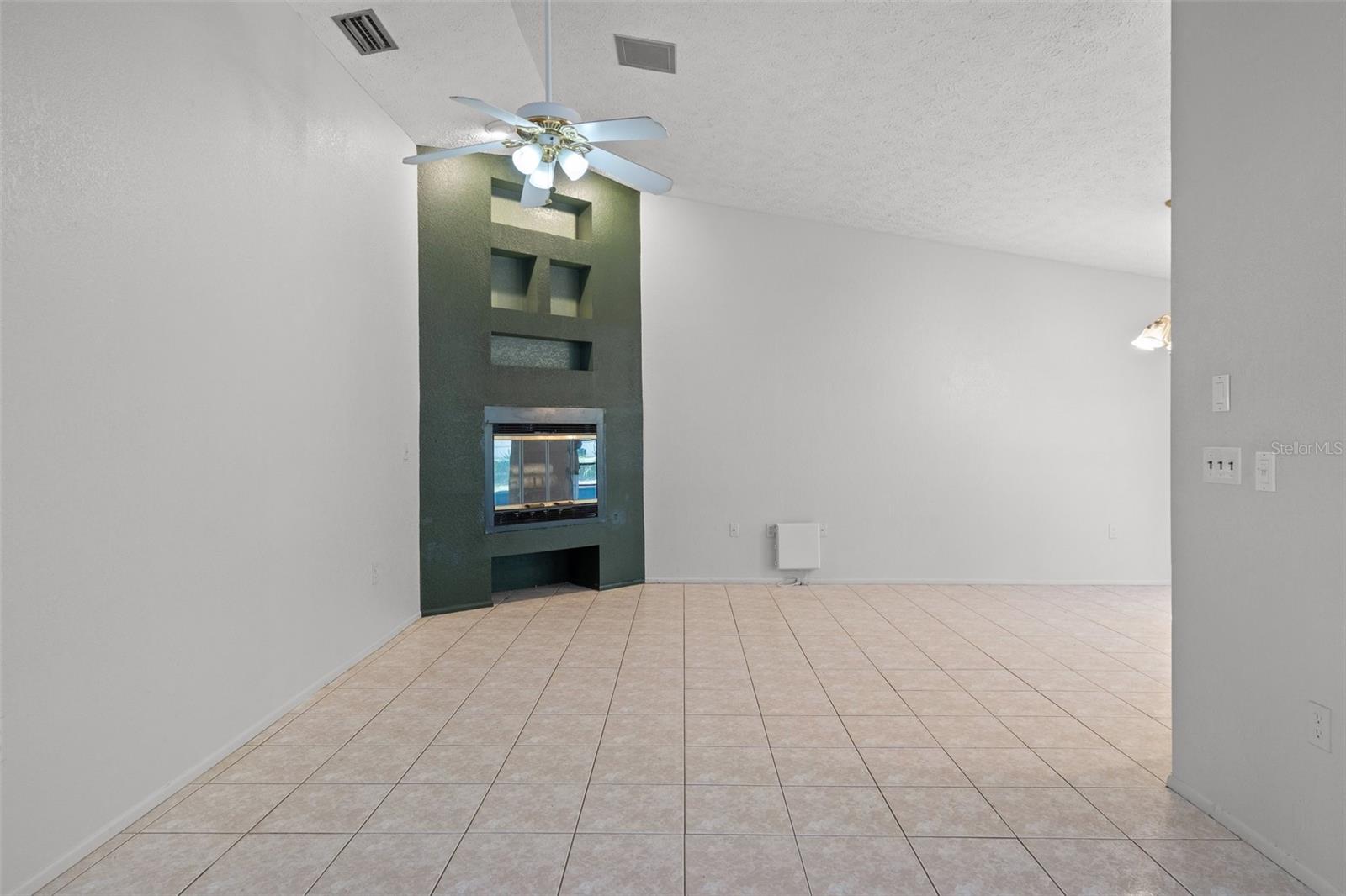 Image 11 of 37 For 13307 Woodward Drive