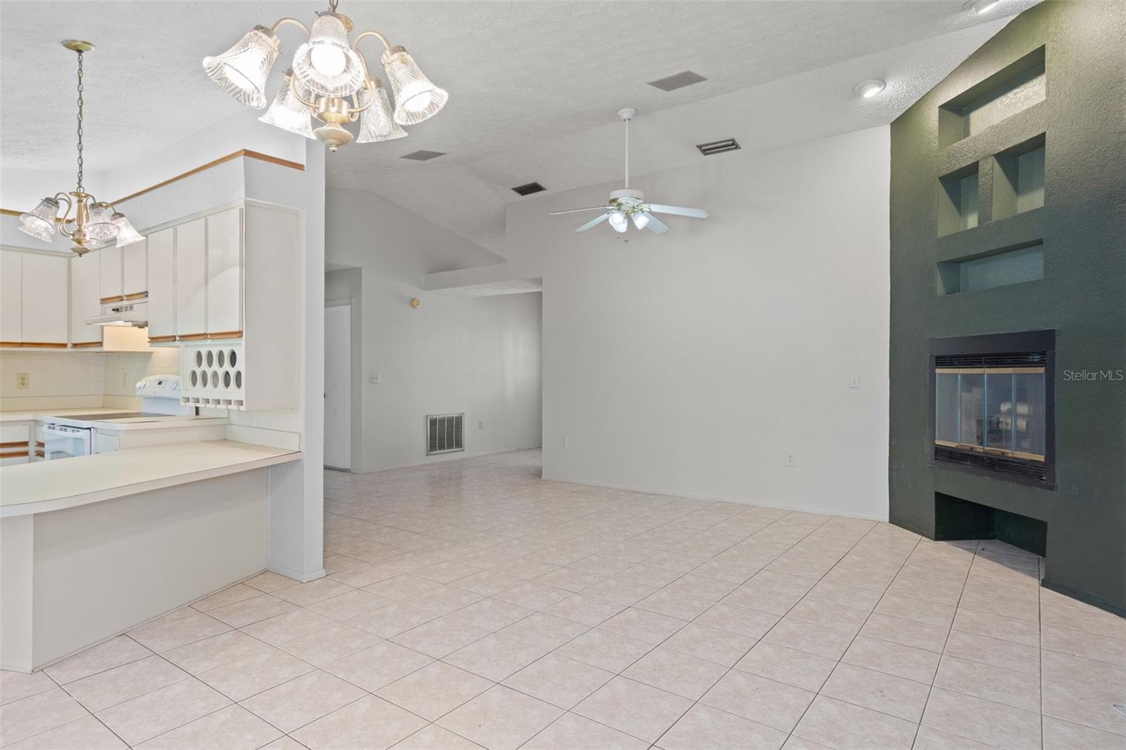 Image 12 of 37 For 13307 Woodward Drive