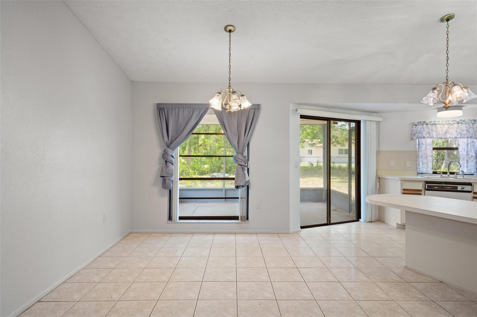 Image 13 of 37 For 13307 Woodward Drive