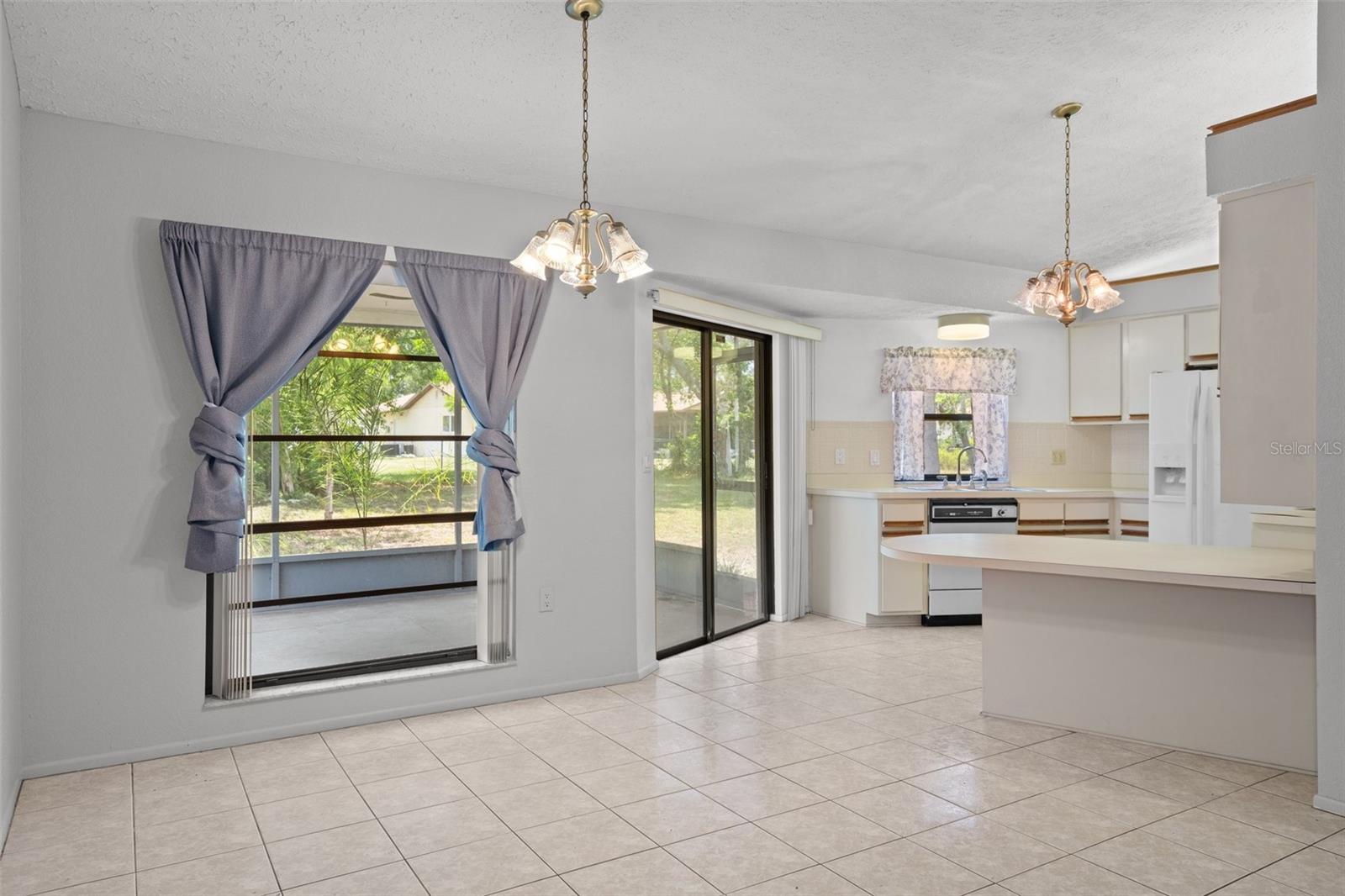 Image 14 of 37 For 13307 Woodward Drive