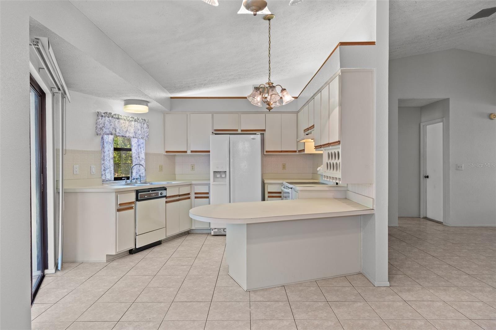 Image 15 of 37 For 13307 Woodward Drive