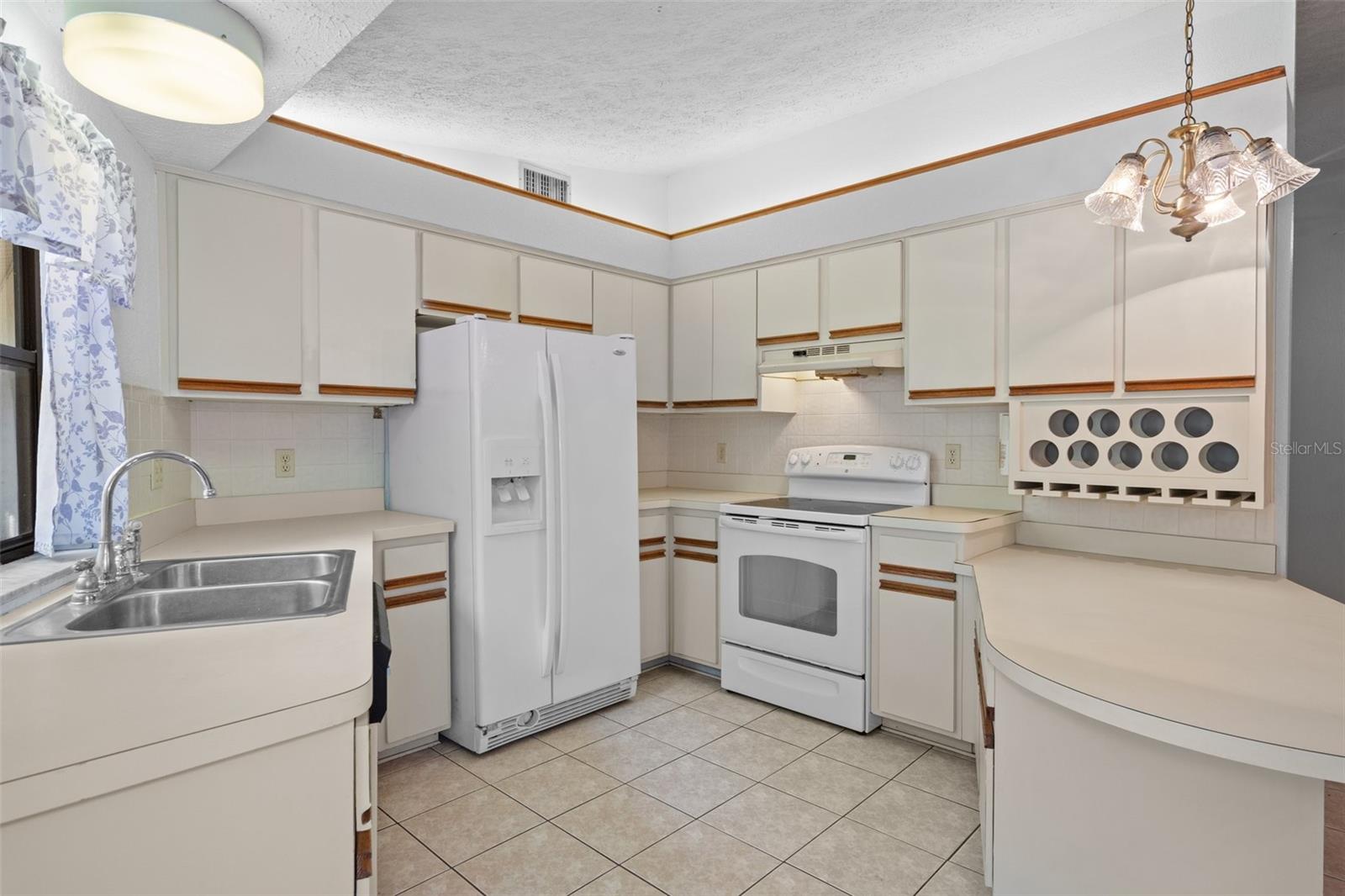 Image 17 of 37 For 13307 Woodward Drive