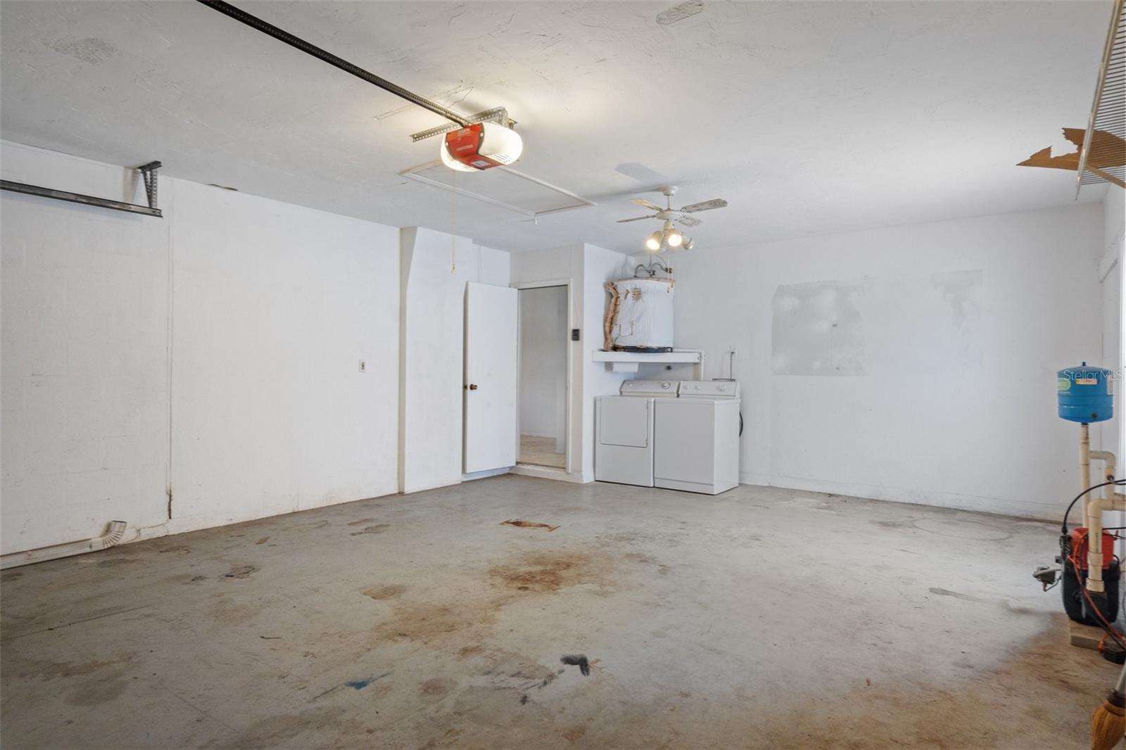 Image 31 of 37 For 13307 Woodward Drive