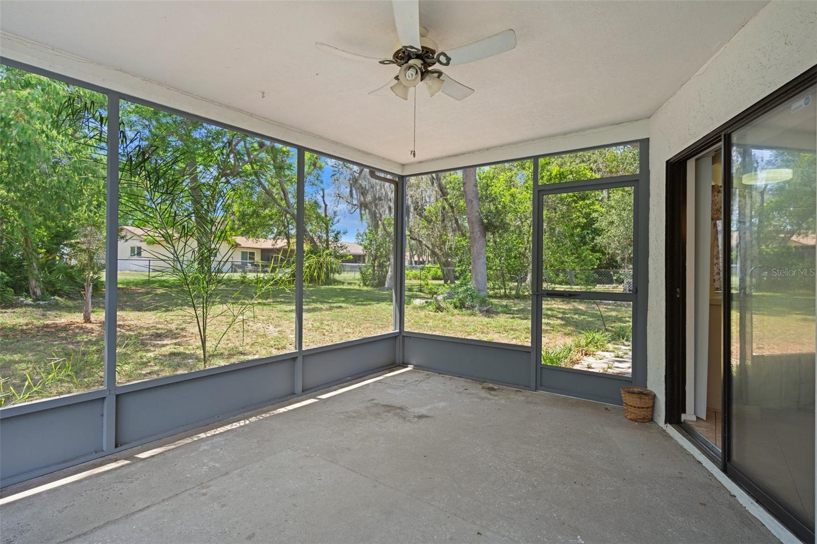 Image 34 of 37 For 13307 Woodward Drive