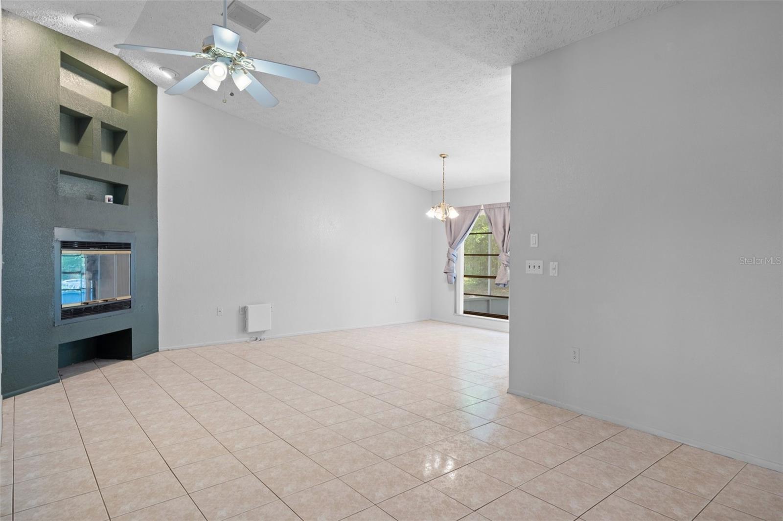 Image 9 of 37 For 13307 Woodward Drive