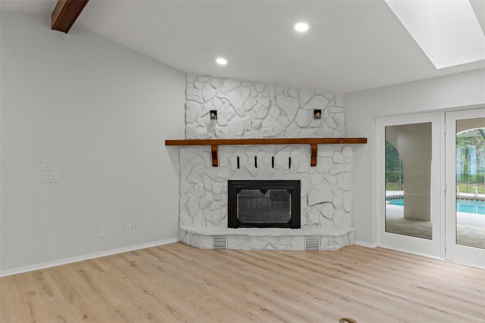 Image 15 of 70 For 4595 Lake In The Woods Drive