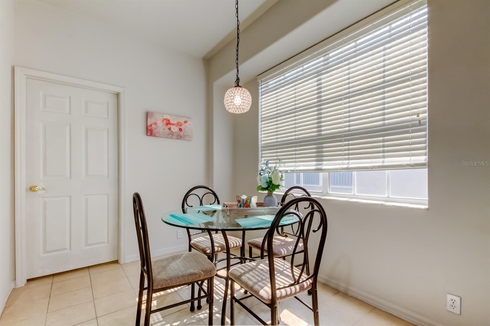Listing photo id 8 for 14466 Tamarind Loop