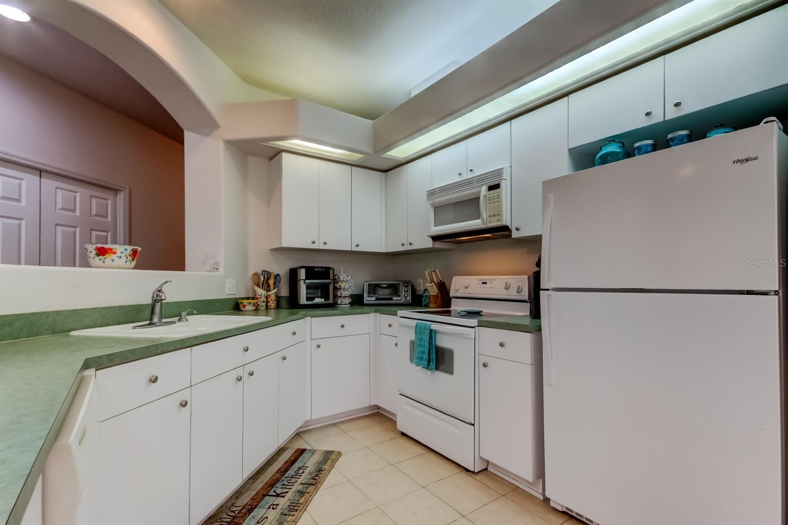 Listing photo id 11 for 14466 Tamarind Loop