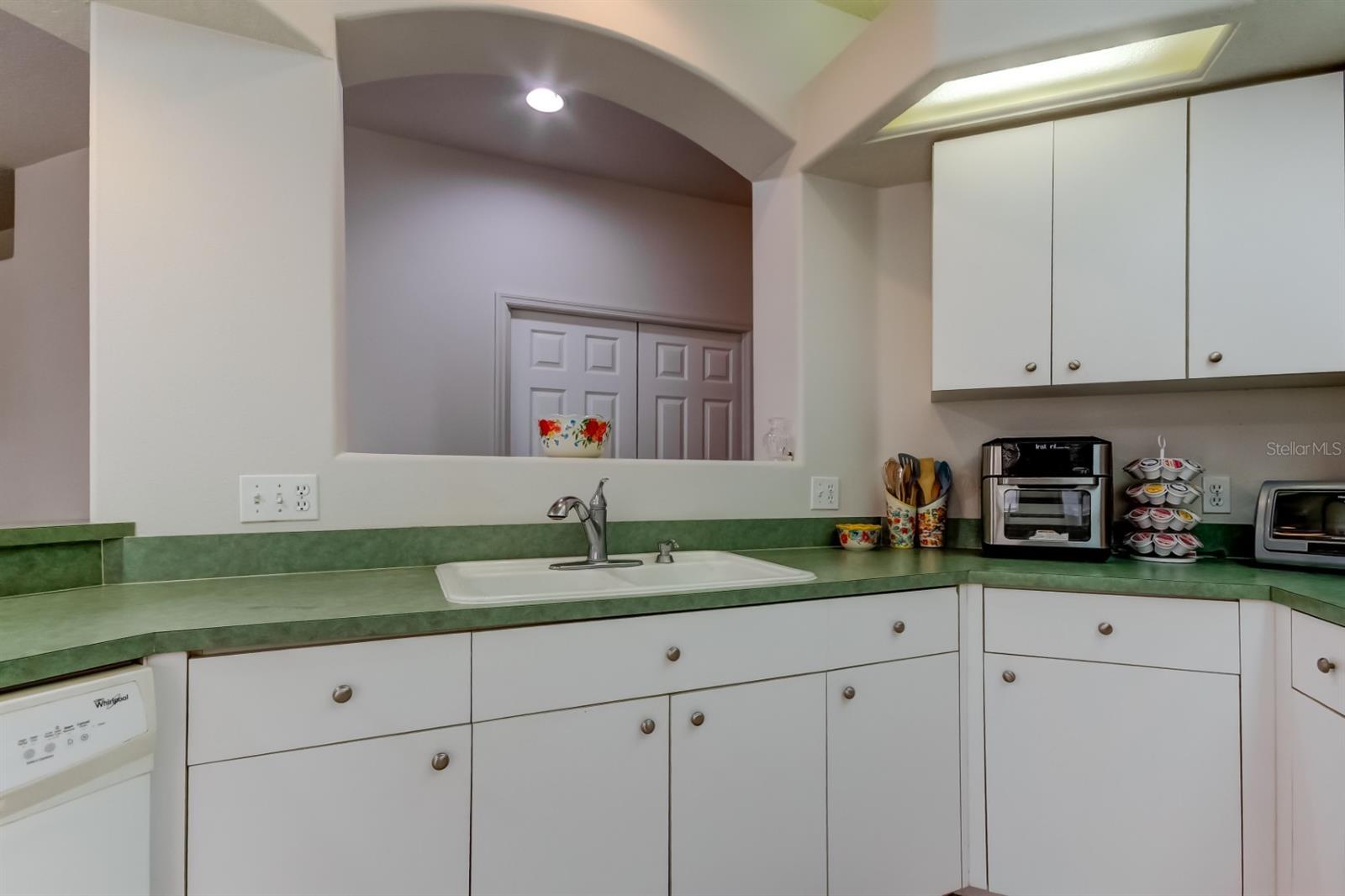 Listing photo id 13 for 14466 Tamarind Loop