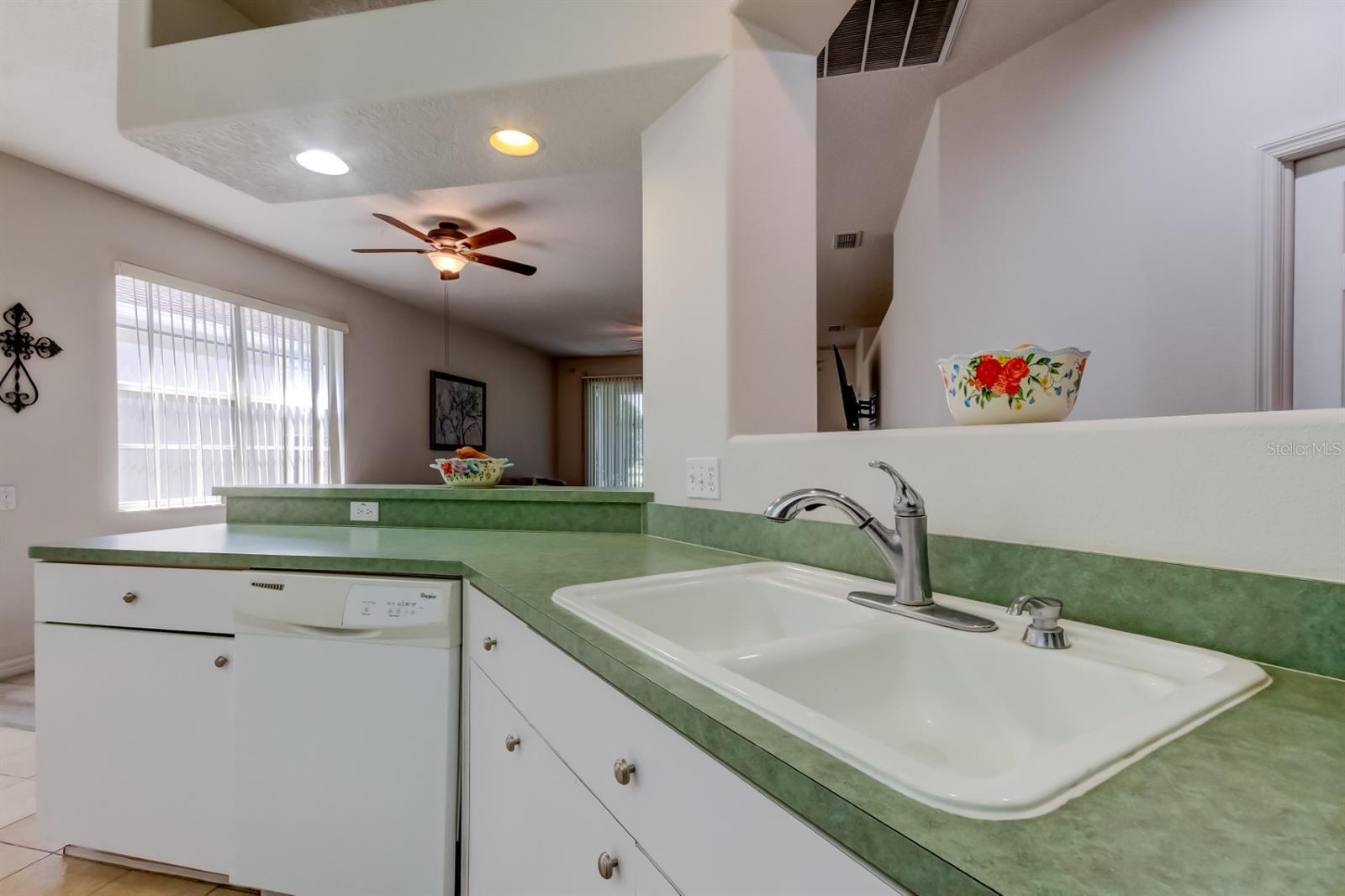 Listing photo id 15 for 14466 Tamarind Loop