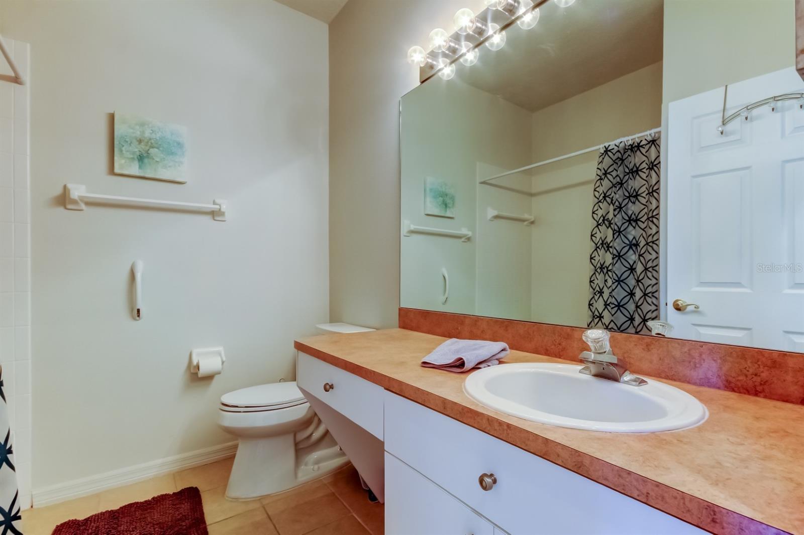 Listing photo id 25 for 14466 Tamarind Loop