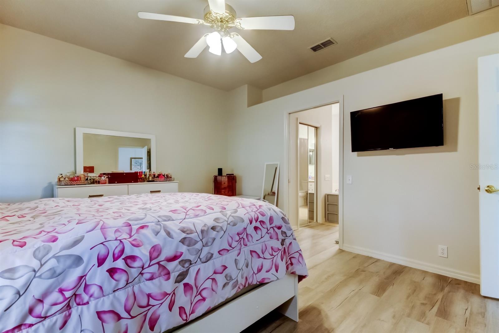 Listing photo id 30 for 14466 Tamarind Loop