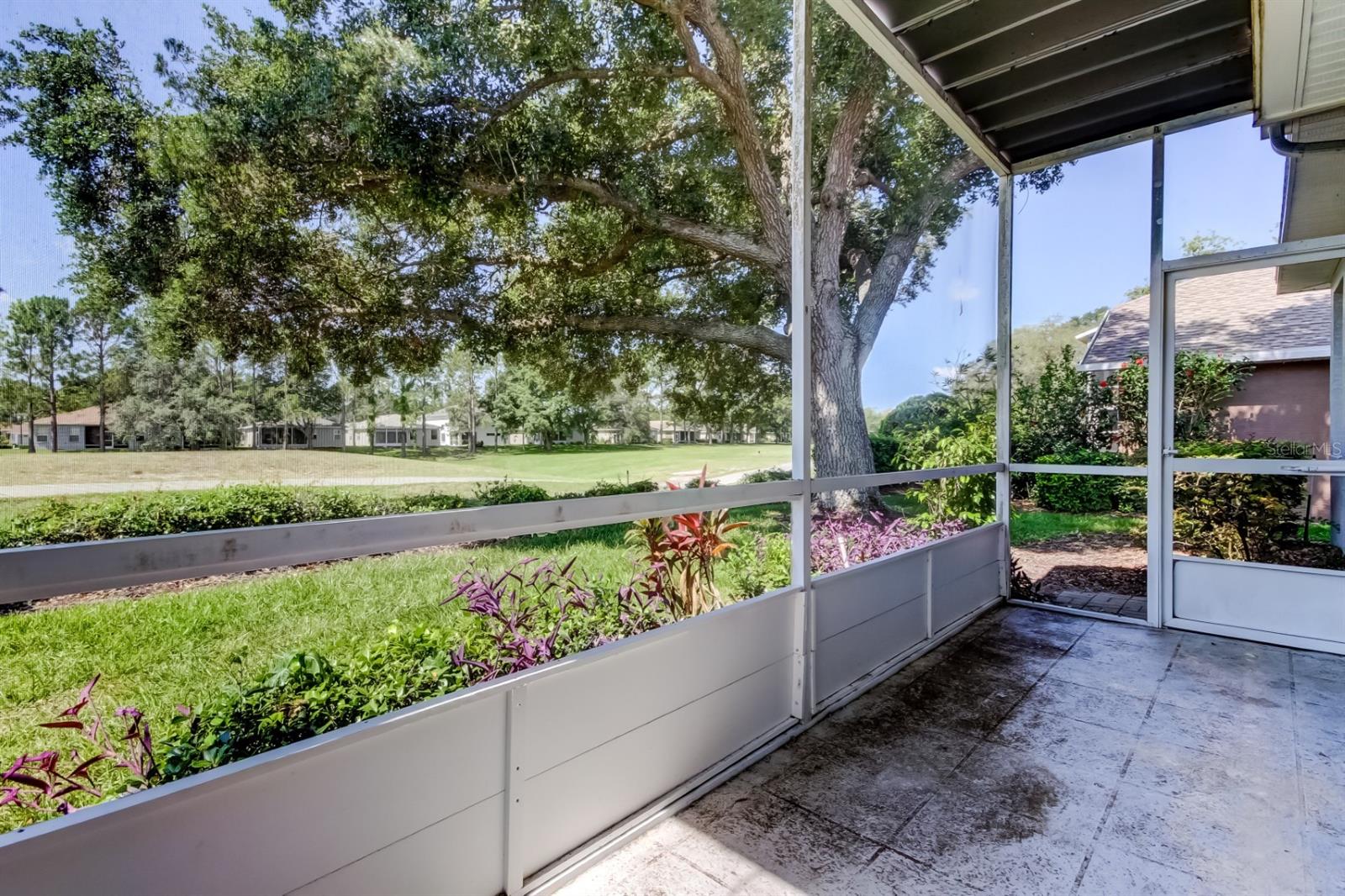 Listing photo id 40 for 14466 Tamarind Loop