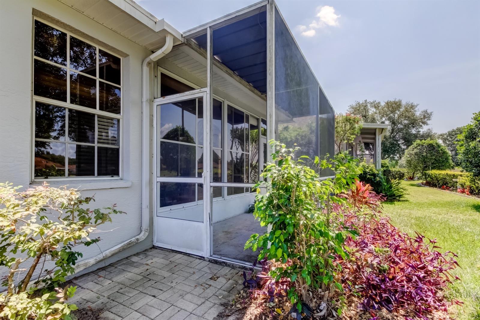 Listing photo id 42 for 14466 Tamarind Loop