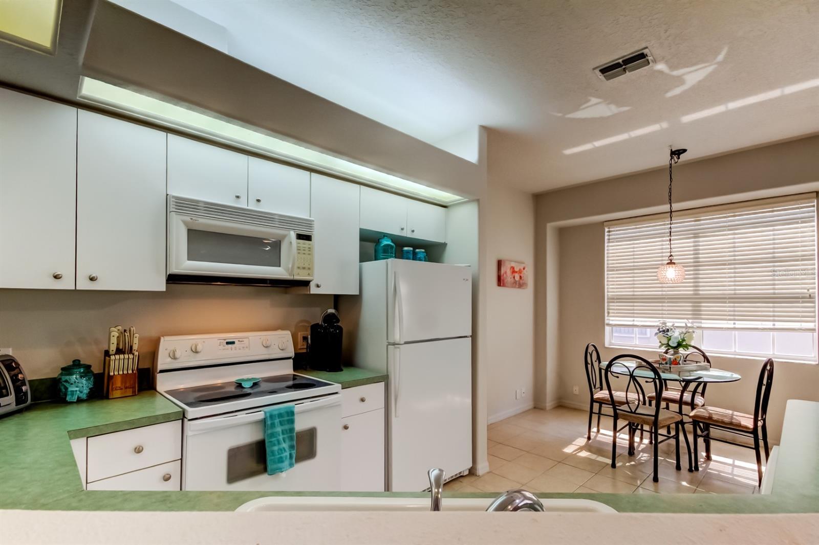 Listing photo id 4 for 14466 Tamarind Loop