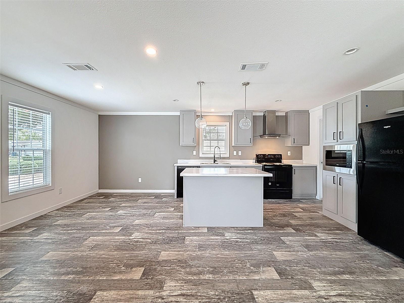 Image 10 of 49 For 7353 Thorpp Avenue