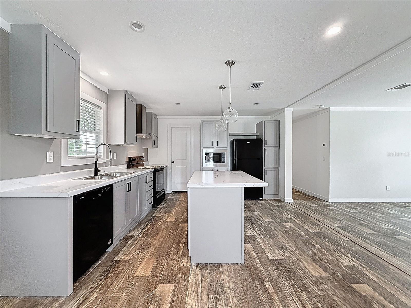 Image 12 of 49 For 7353 Thorpp Avenue