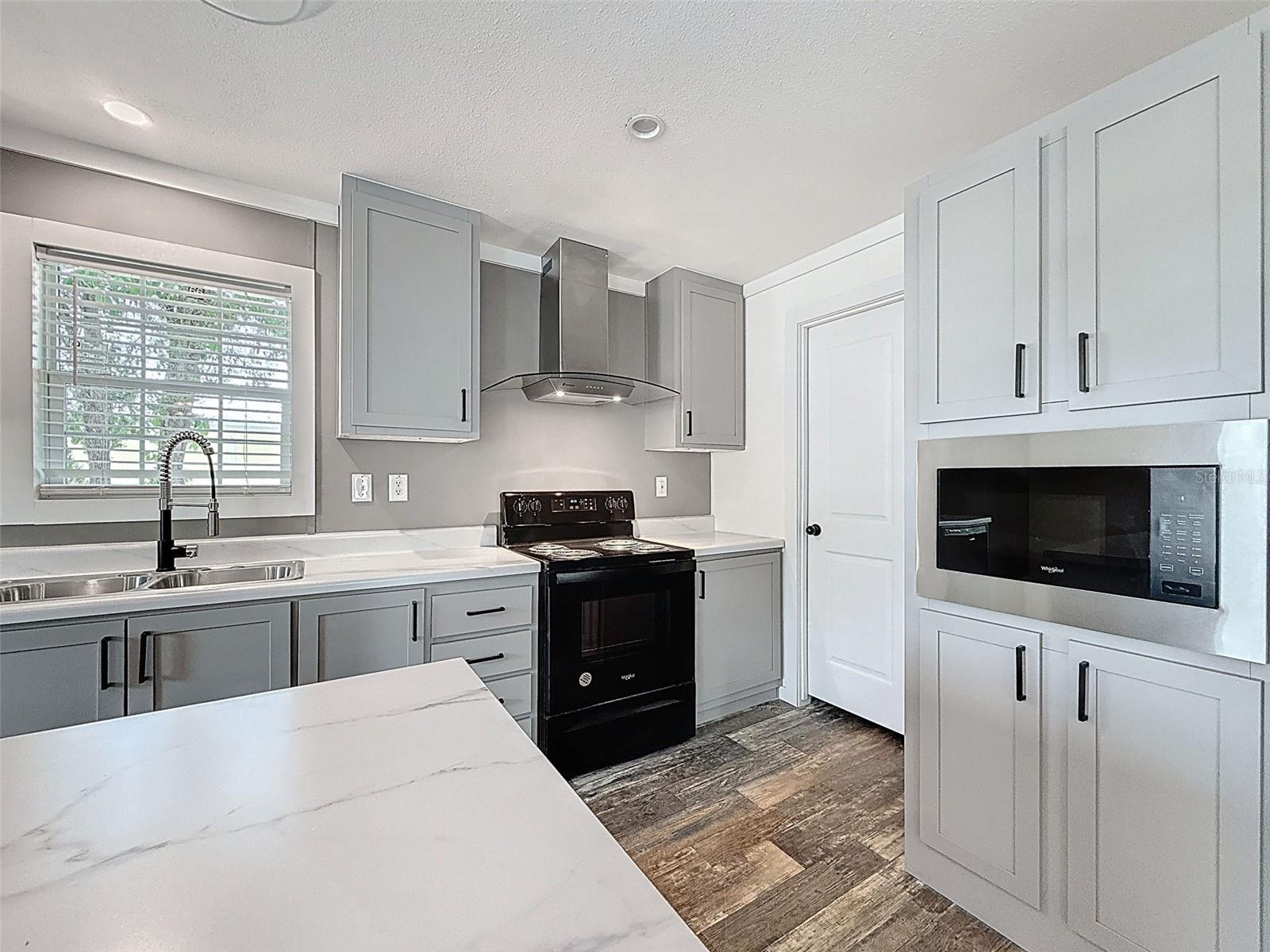 Image 14 of 49 For 7353 Thorpp Avenue