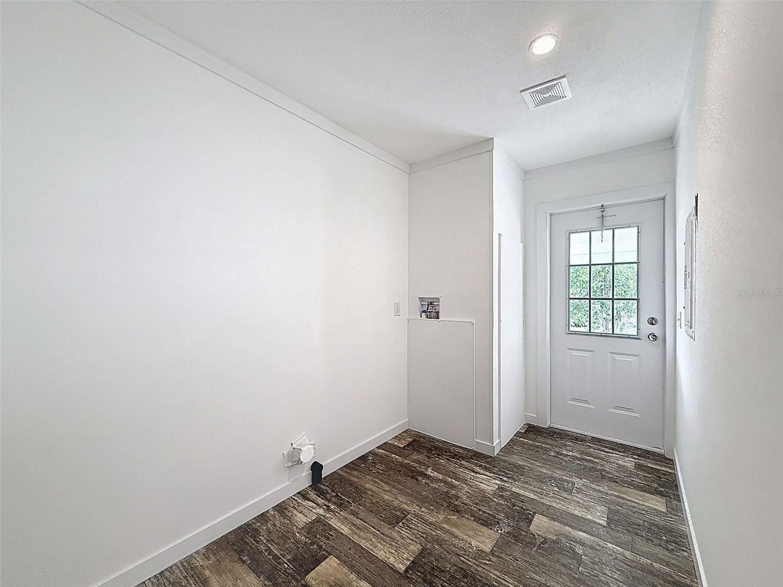 Image 32 of 49 For 7353 Thorpp Avenue