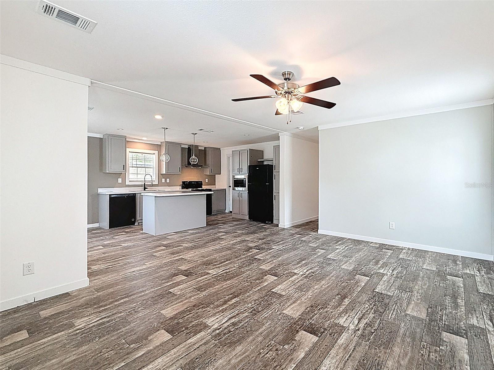 Image 8 of 49 For 7353 Thorpp Avenue