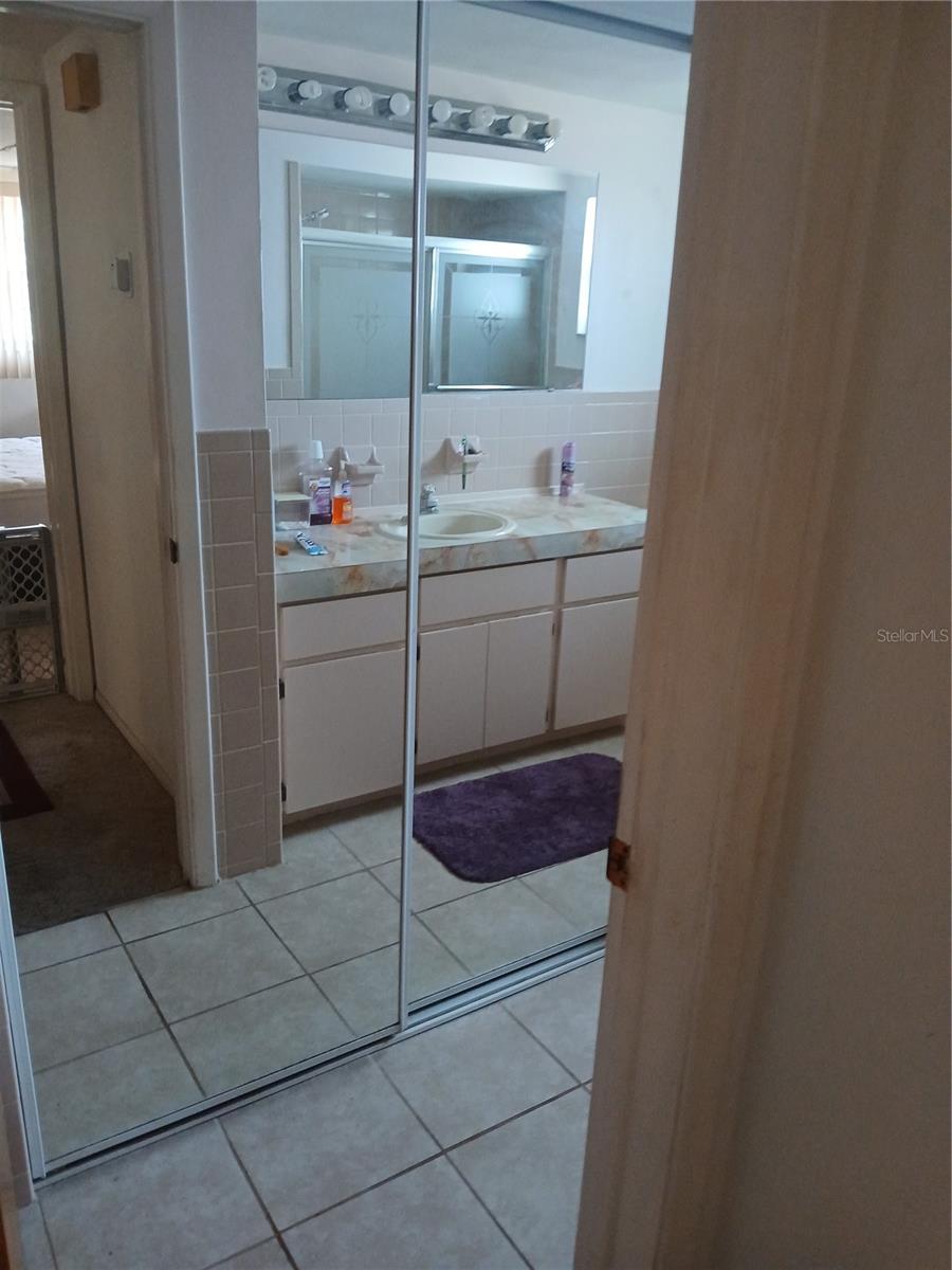 Image 17 of 21 For 9516 Glen Moor Lane