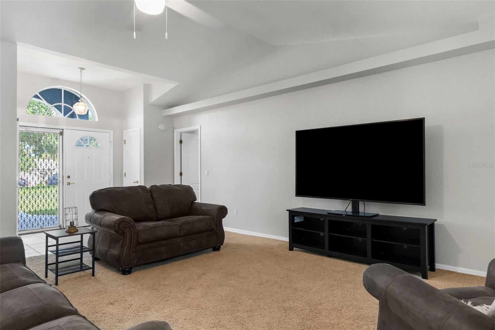 Listing photo id 17 for 8084 Nightingale Road