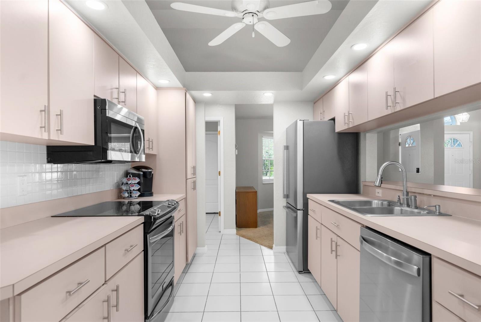Listing photo id 21 for 8084 Nightingale Road