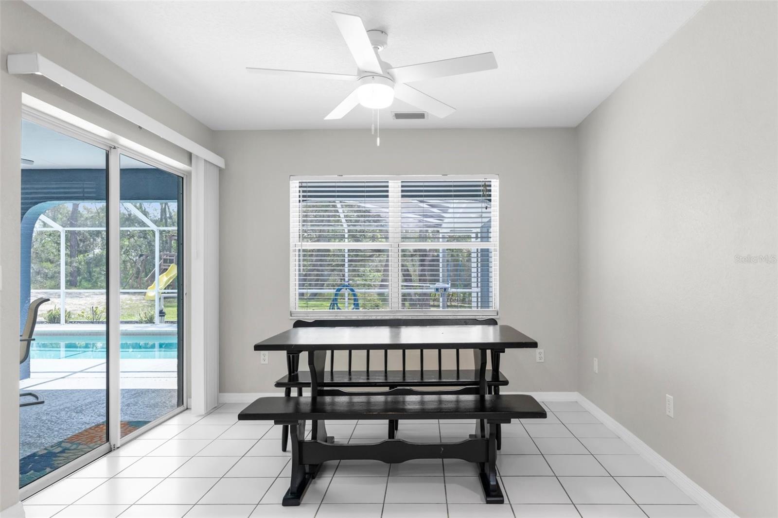 Listing photo id 25 for 8084 Nightingale Road