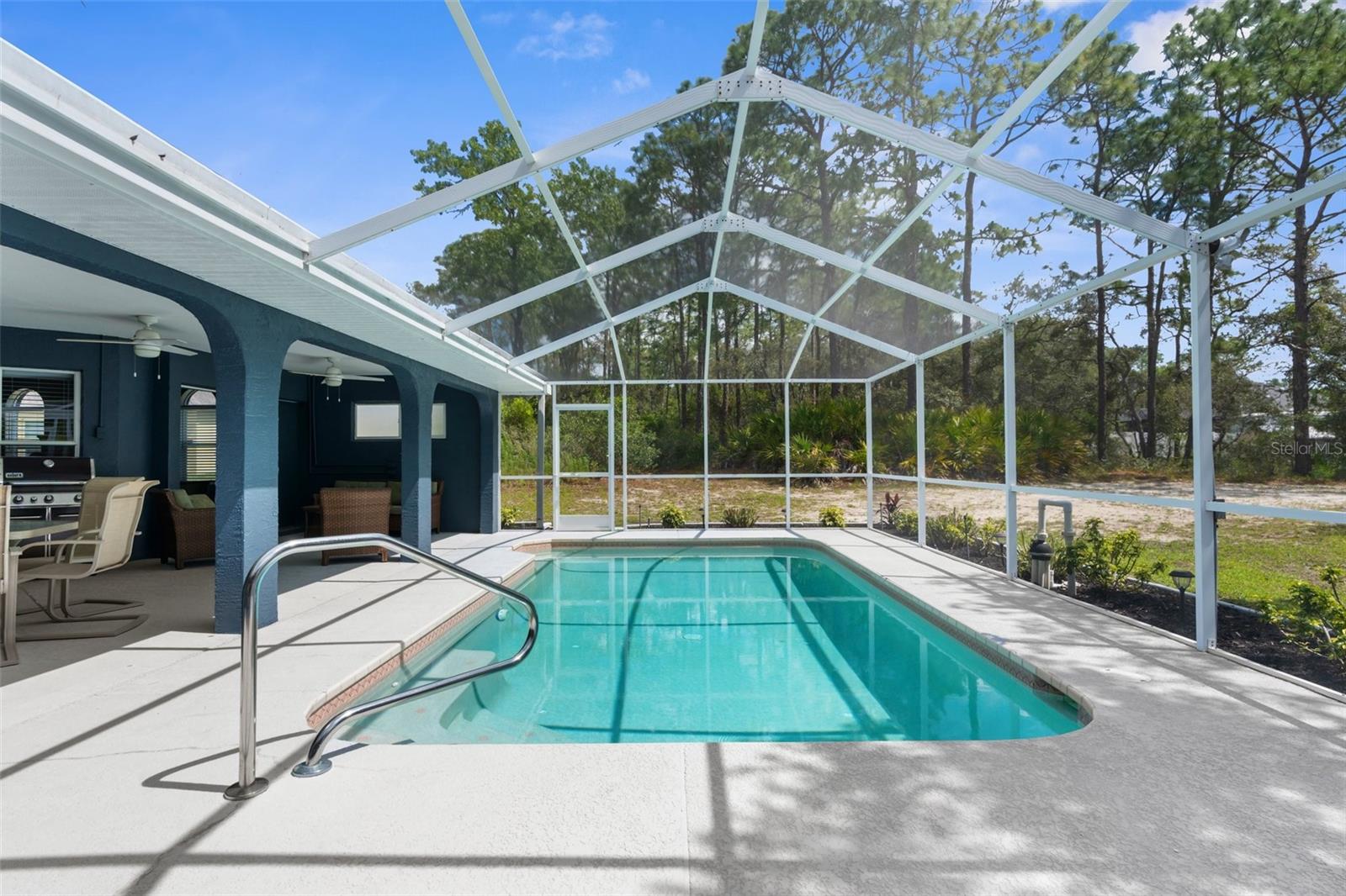 Listing photo id 36 for 8084 Nightingale Road