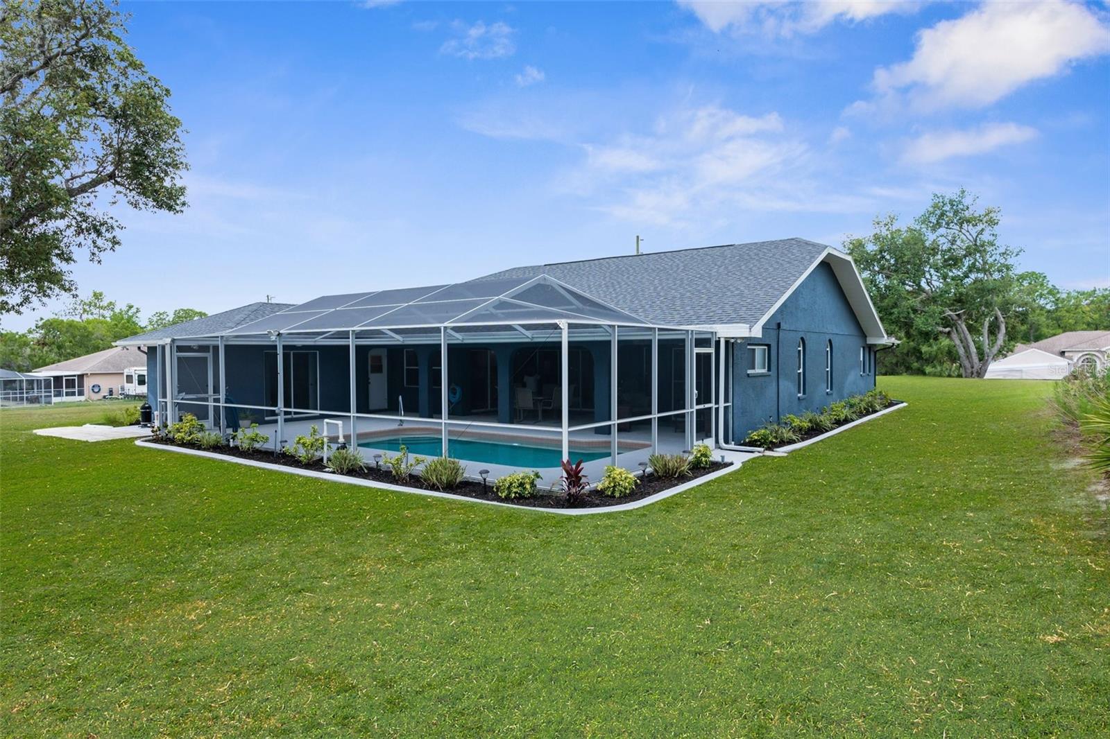 Listing photo id 42 for 8084 Nightingale Road