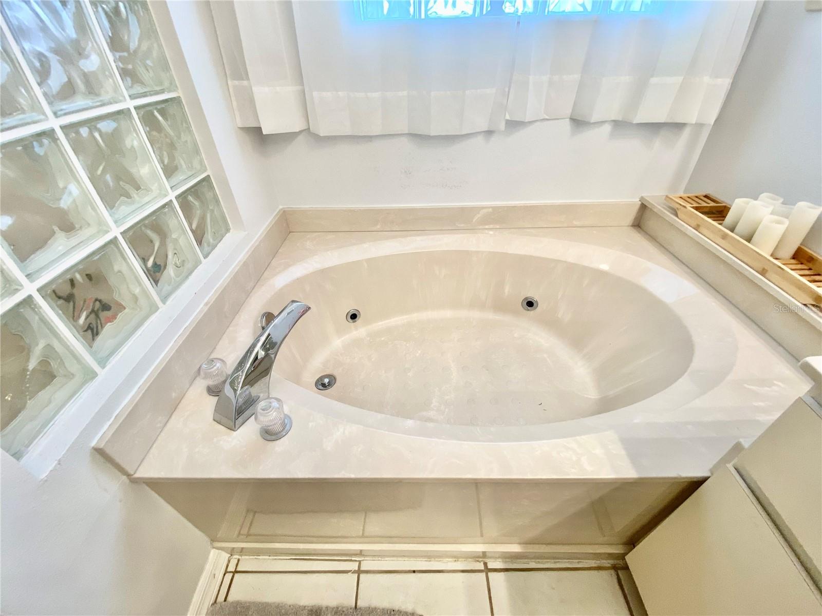 Image 18 of 56 For 9200 Turnberry Court