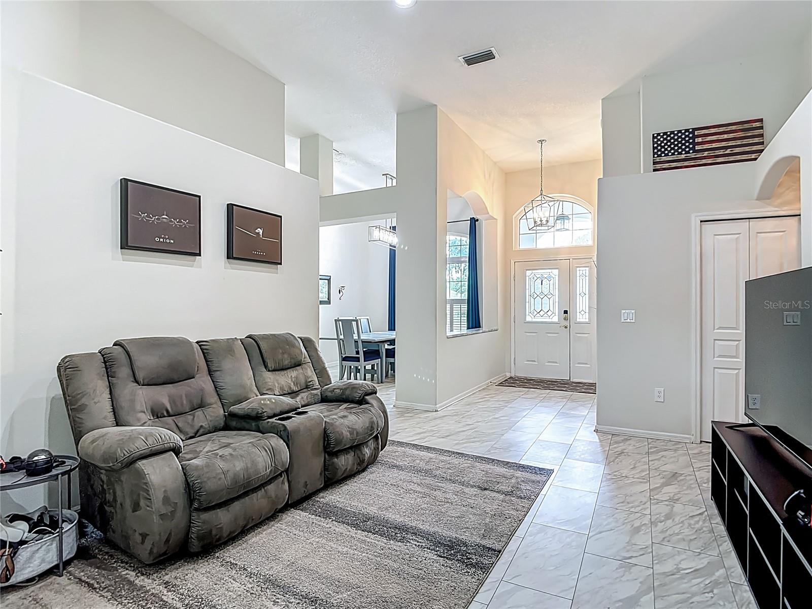 Image 14 of 83 For 18902 Saint Laurent Drive