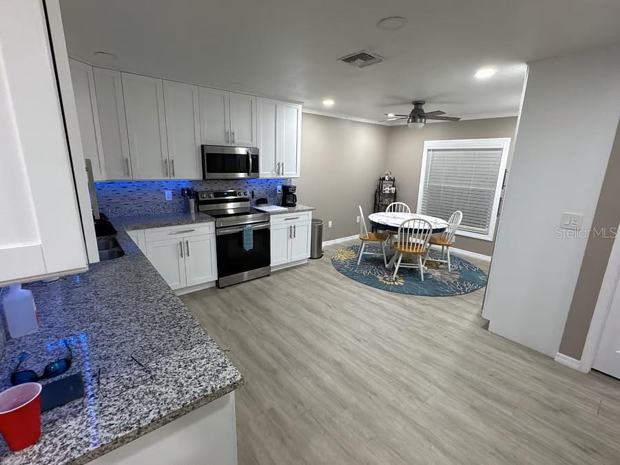Image 3 of 14 For 1250 Pinellas Avenue 814