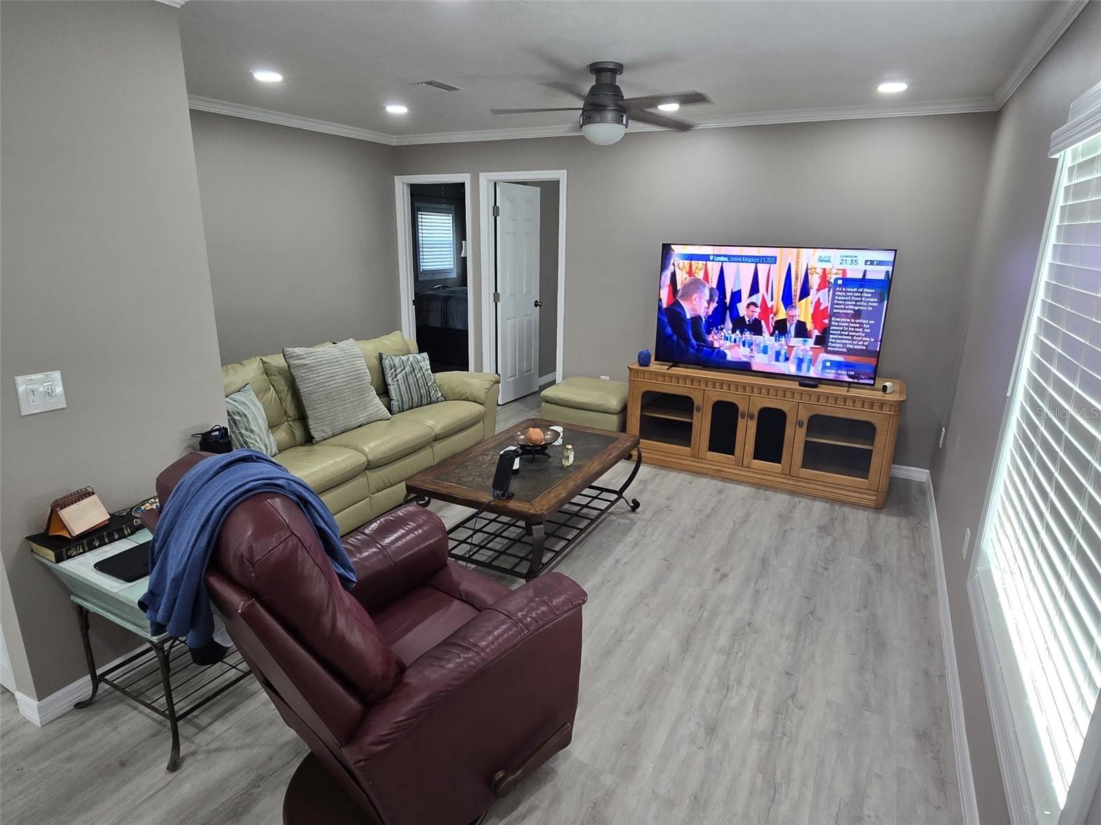 Image 5 of 14 For 1250 Pinellas Avenue 814