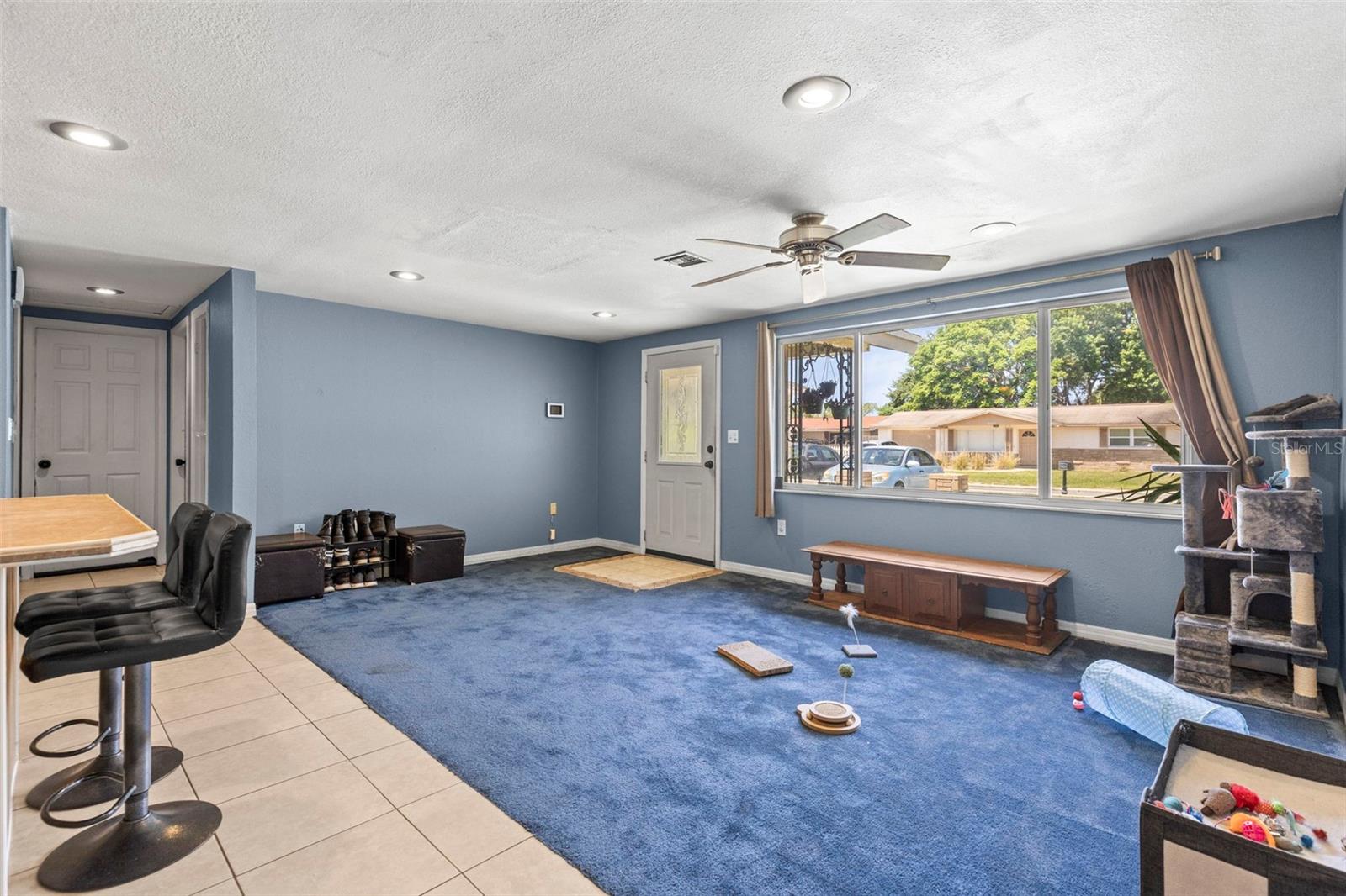 Listing photo id 13 for 8634 Roble Way