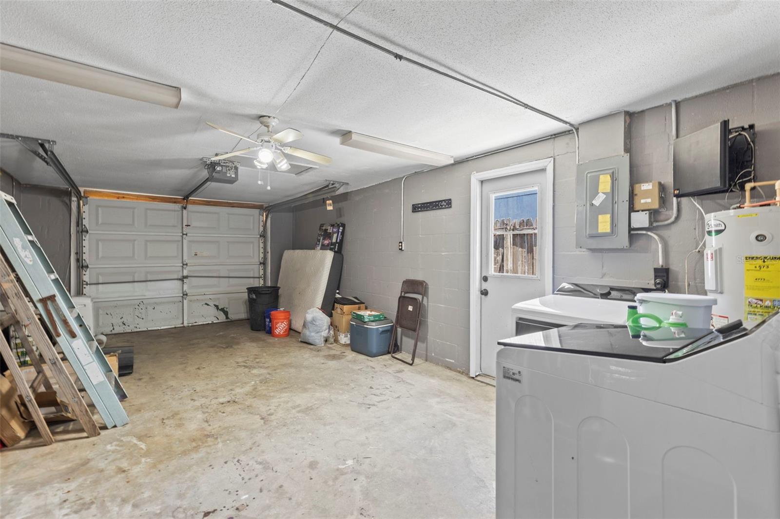Listing photo id 20 for 8634 Roble Way
