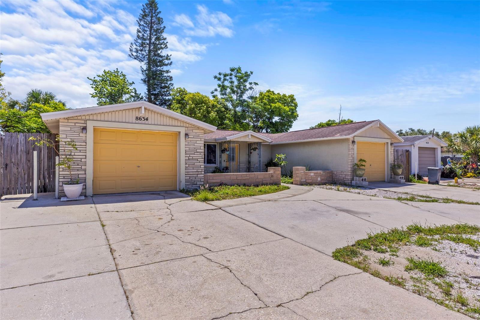 Listing photo id 23 for 8634 Roble Way