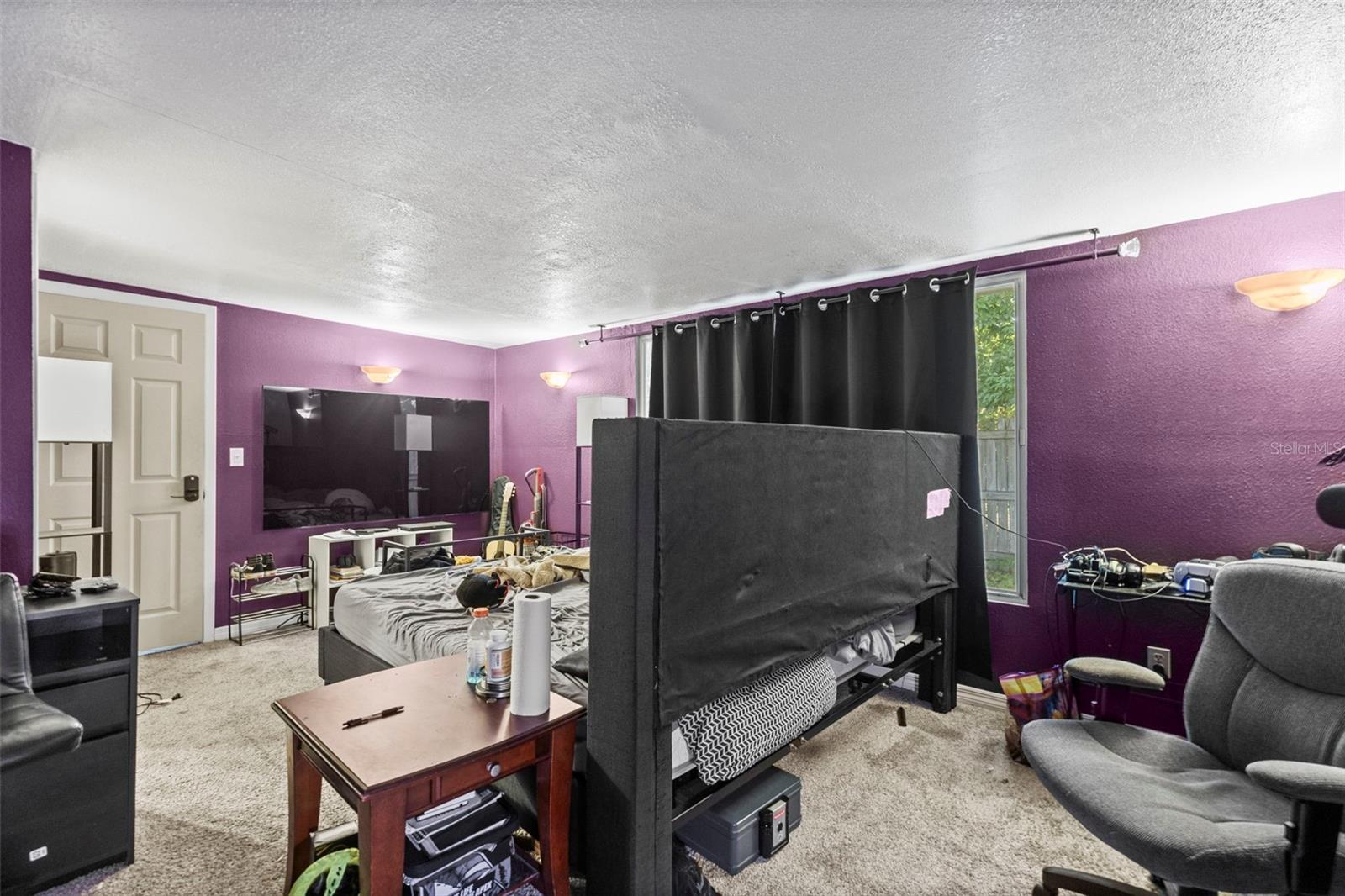 Listing photo id 3 for 8634 Roble Way