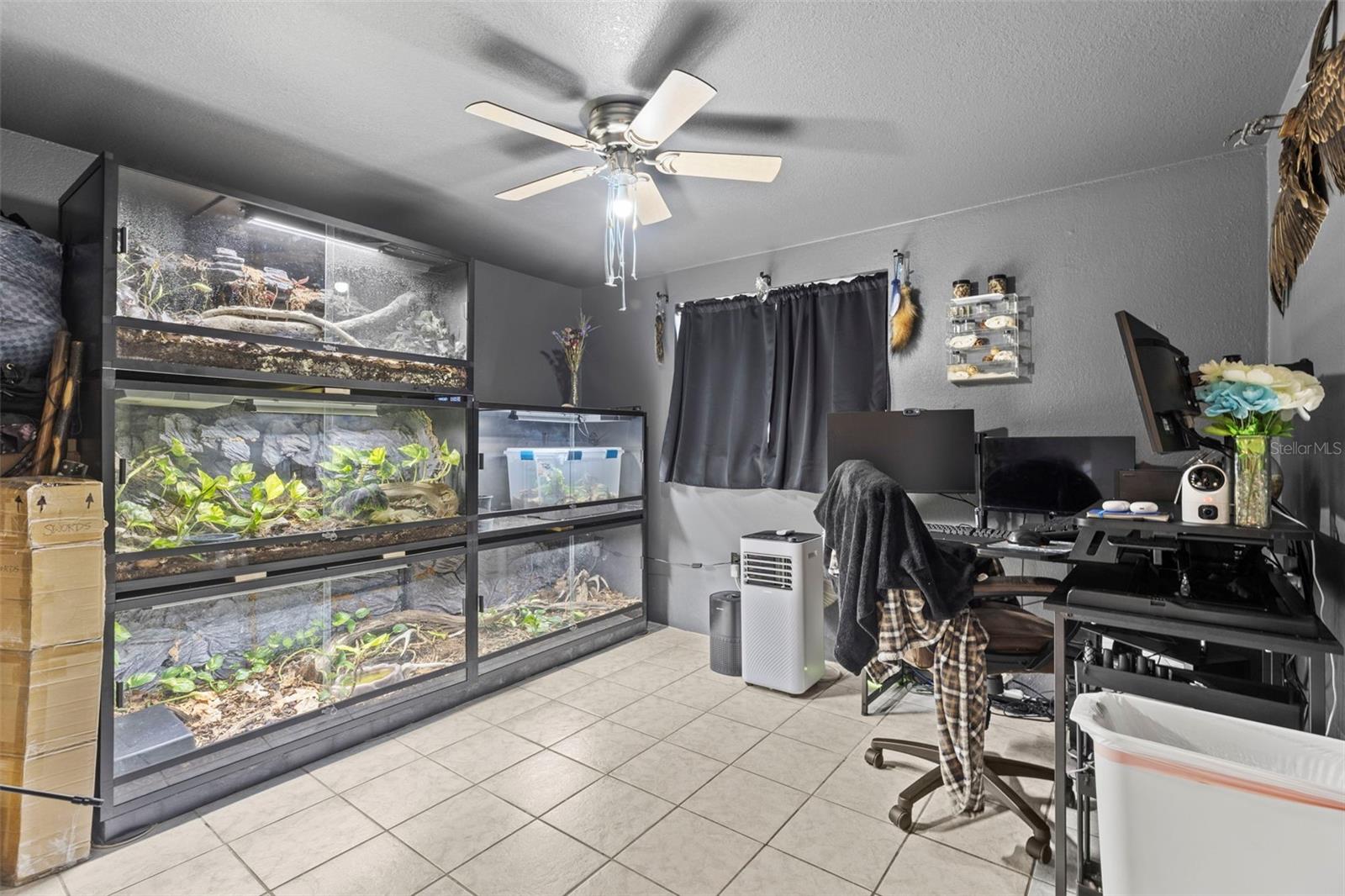 Listing photo id 4 for 8634 Roble Way