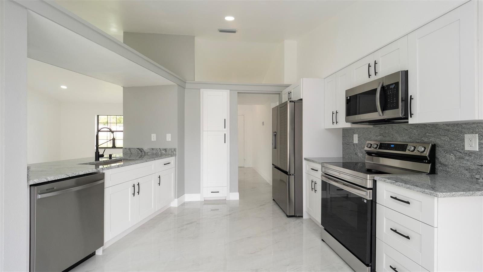 Image 11 of 38 For 11494 Villa Road