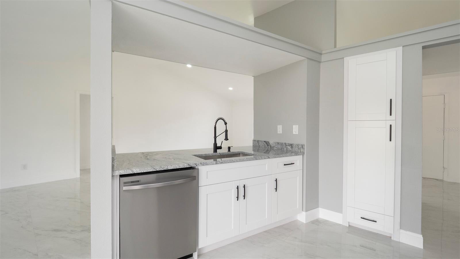 Image 12 of 38 For 11494 Villa Road