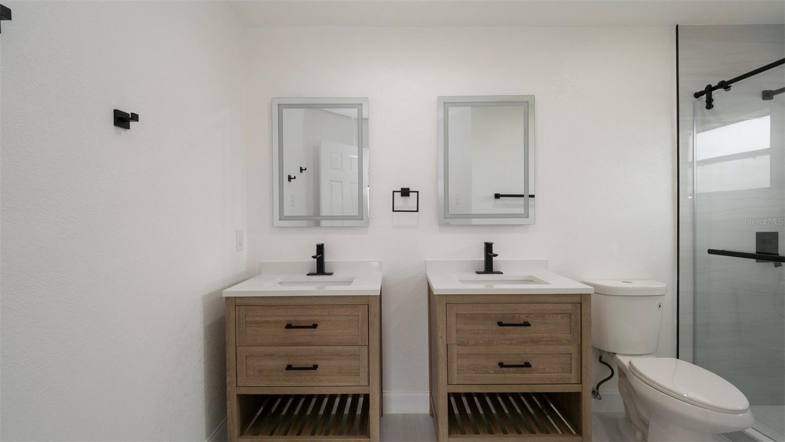 Image 20 of 38 For 11494 Villa Road