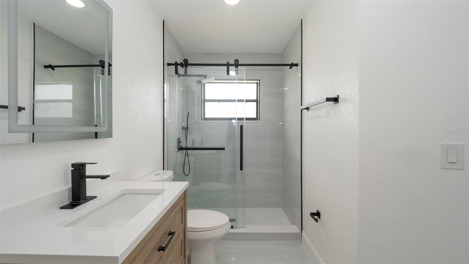 Image 21 of 38 For 11494 Villa Road