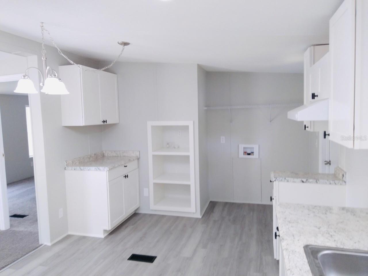 Image 4 of 6 For 867 Collier Boulevard
