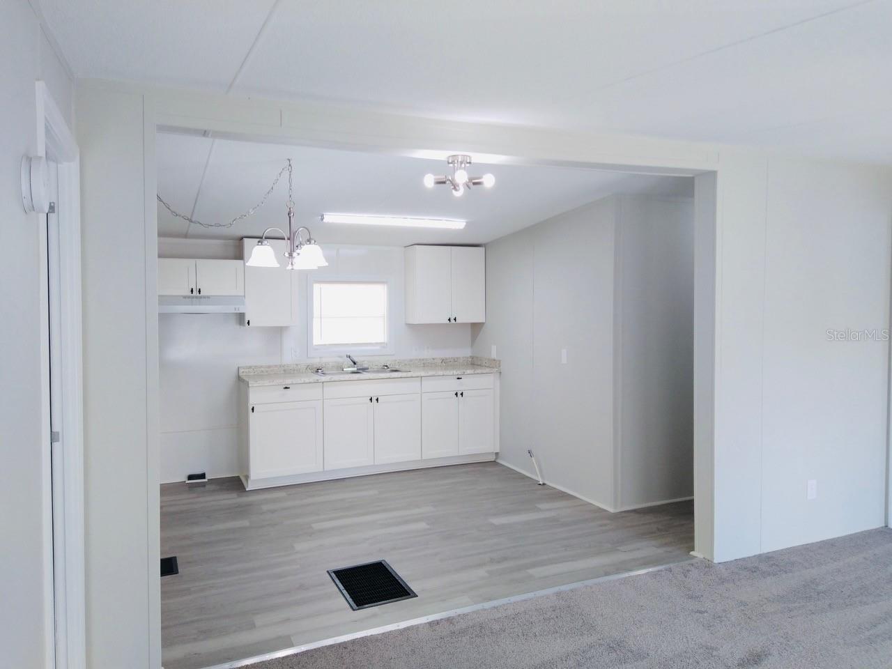 Image 5 of 6 For 867 Collier Boulevard