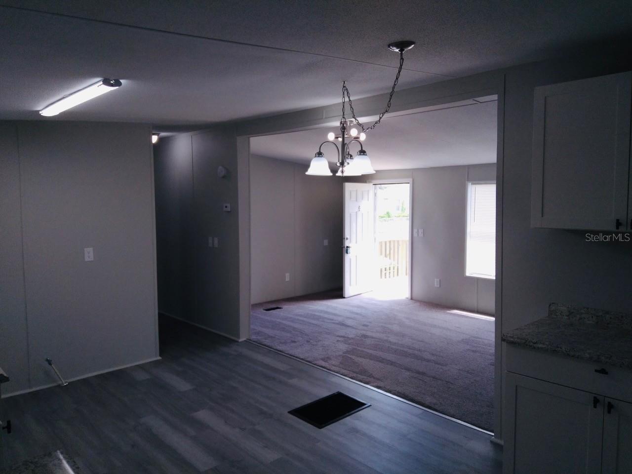 Image 6 of 6 For 867 Collier Boulevard