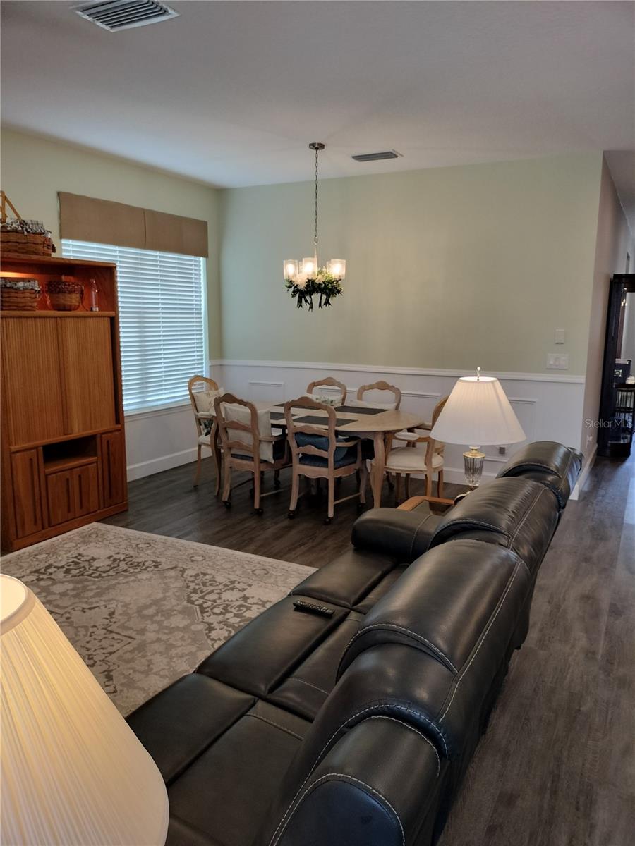 Image 7 of 26 For 9967 Patrician Drive