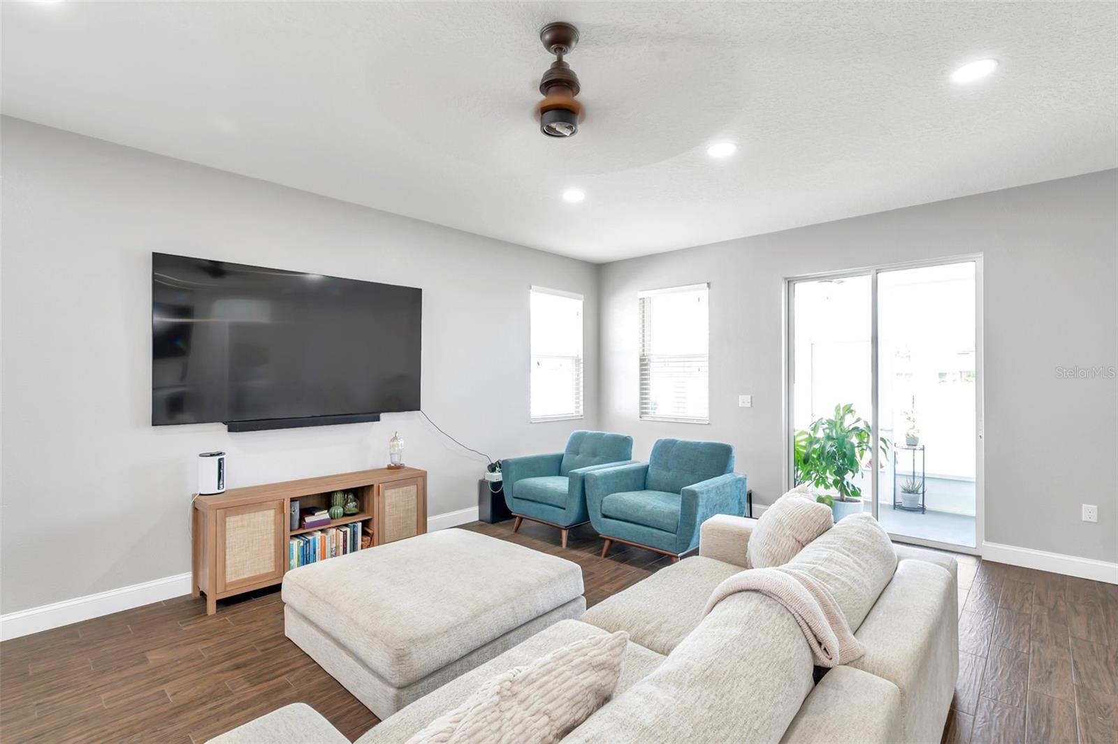 Listing photo id 8 for 7523 Tangle Brook Boulevard